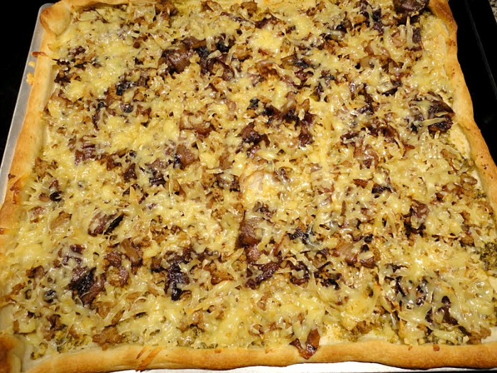 Sausage Caramelized Onions Smoked Gouda Pizza is an easy homemade pizza that's perfect for an easy weeknight dinner or a pizza party!